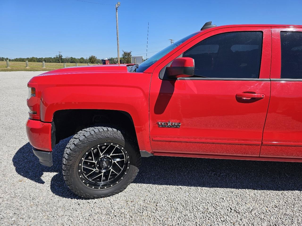 Used 2018 Chevrolet Silverado 1500 LT w/ Texas Edition AWD/4WD image 6