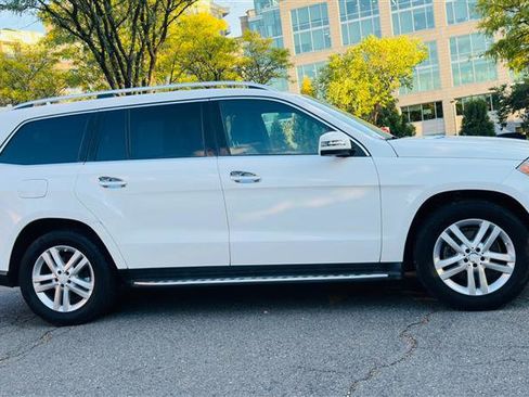 Used 2016 Mercedes-Benz GL 450 4MATIC w/ Premium I Package image 5