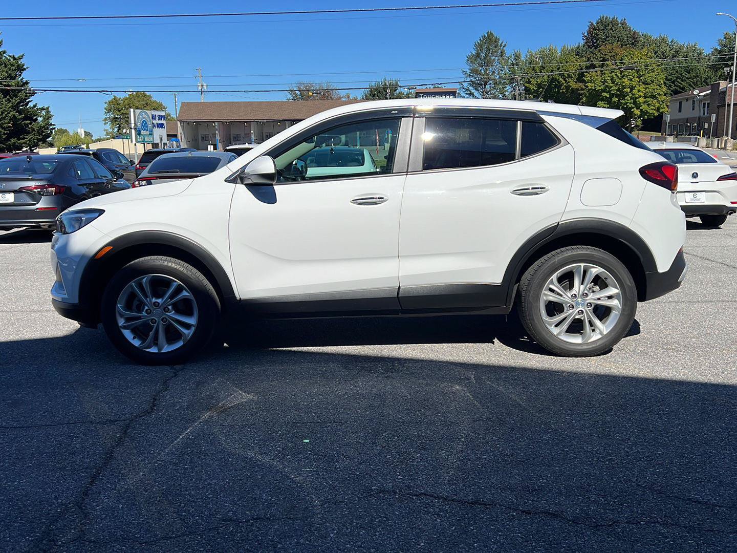 Used 2022 Buick Encore GX Preferred w/ Cold Weather Comfort Package AWD/4WD image 2