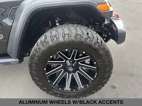 Used 2020 Jeep Gladiator Mojave AWD/4WD image 11