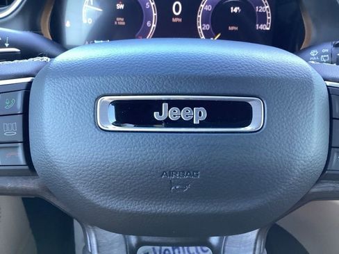 New 2025 Jeep Grand Cherokee L Limited w/ Black Appearance Package AWD/4WD image 34