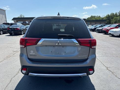 Used 2017 Mitsubishi Outlander SE FWD image 7