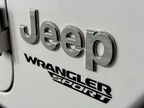 Used 2020 Jeep Wrangler Sport image 27