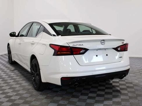Used 2023 Nissan Altima 2.5 SR w/ SR Premium Package AWD/4WD image 4
