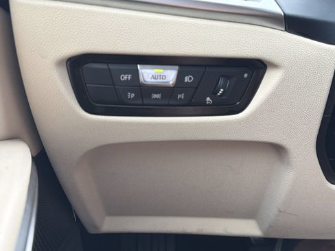 Certified 2025 BMW 330i Sedan w/ Convenience Package RWD image 30