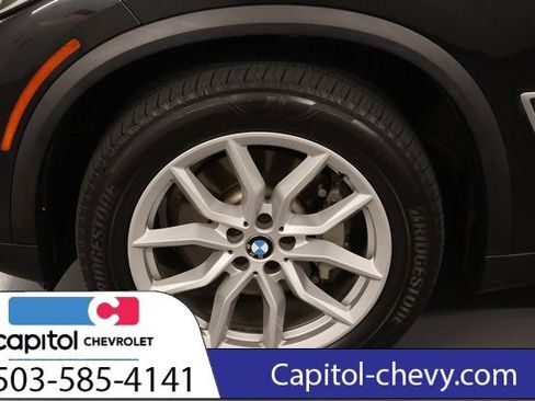 Used 2020 BMW X5 xDrive40i w/ Premium Package AWD/4WD image 9