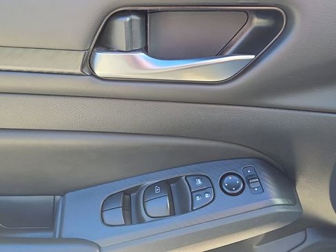 Used 2024 Nissan Altima 2.5 SV image 20