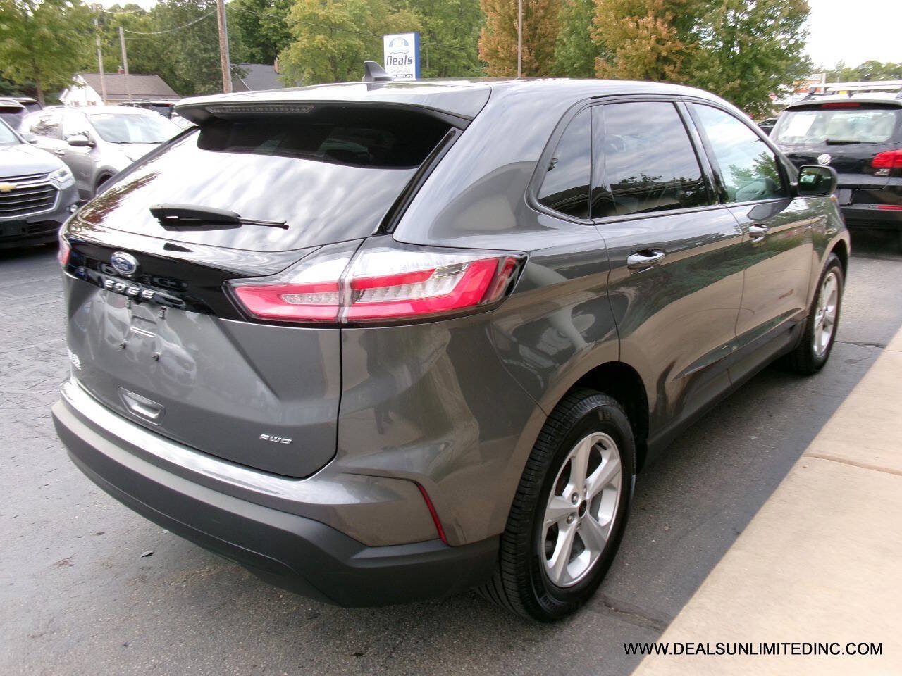 Used 2023 Ford Edge SE AWD/4WD image 3