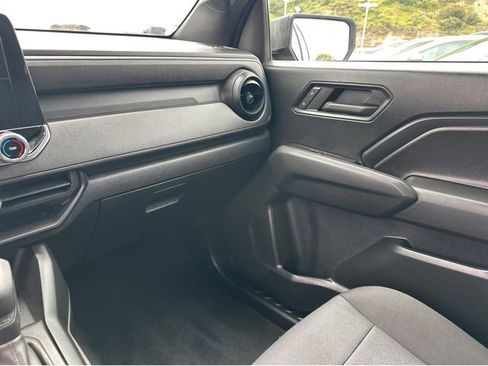 Used 2023 Chevrolet Colorado W/T image 18