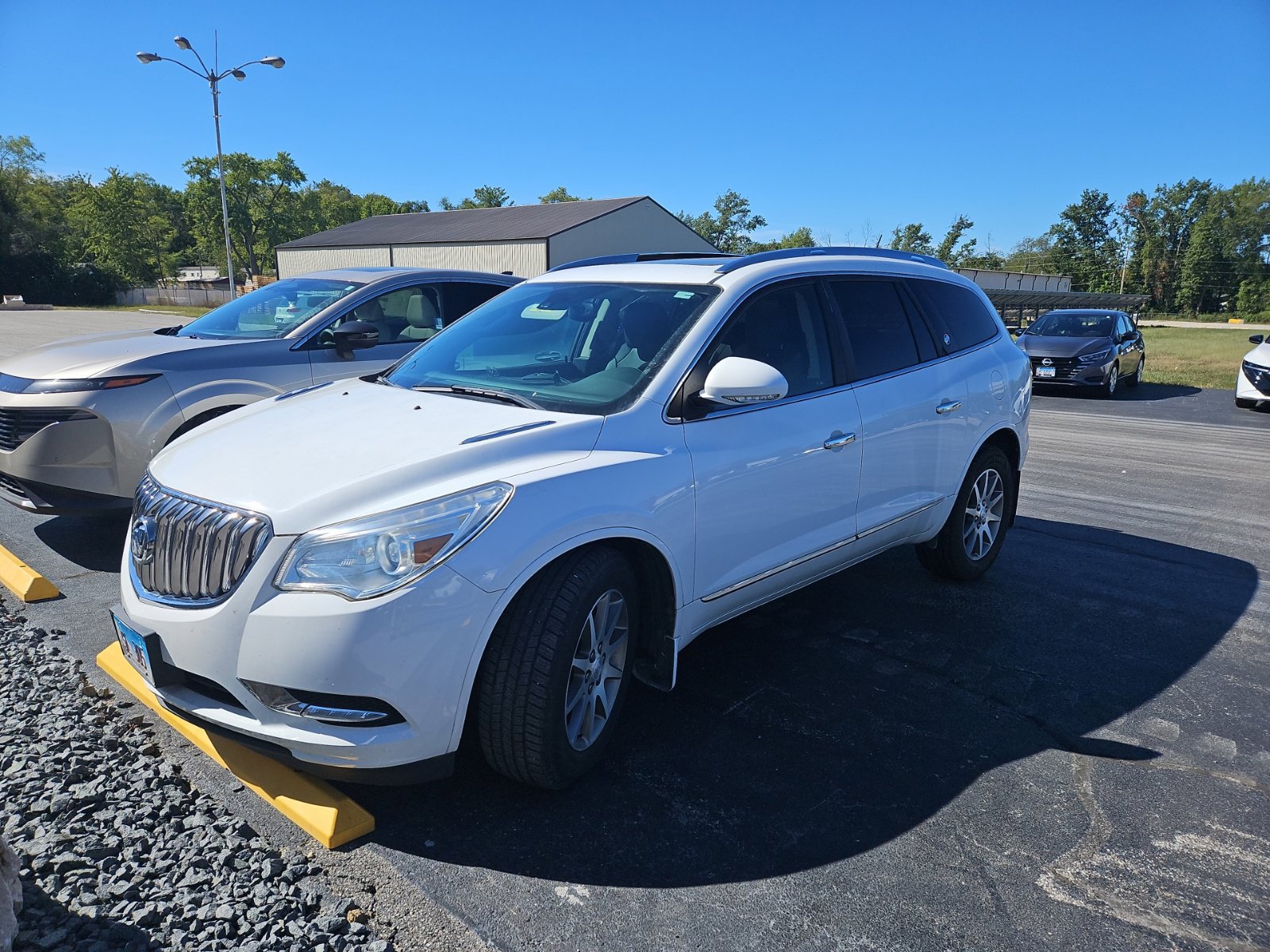 Used 2017 Buick Enclave Premium AWD/4WD image 2