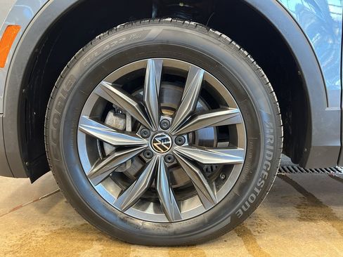 Used 2022 Volkswagen Tiguan SE image 8
