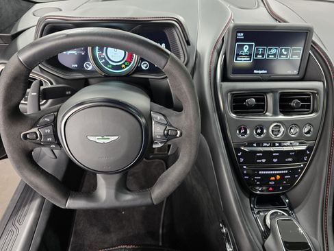 Used 2021 Aston Martin DB11 Coupe image 10