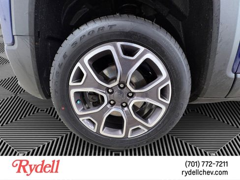 Used 2016 Jeep Renegade Limited image 9