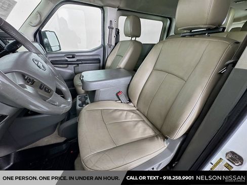 Used 2018 Nissan NV 3500 SL RWD image 21