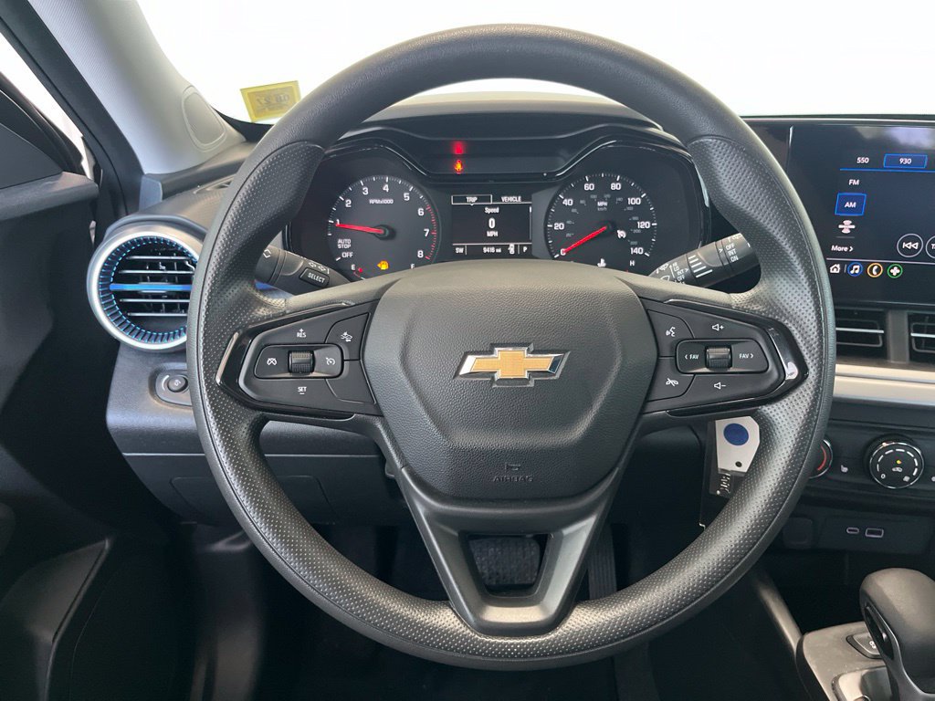 Used 2024 Chevrolet Trax LS w/ LS Convenience Package FWD image 5