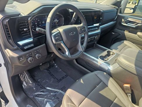 Used 2025 Chevrolet Silverado 2500 LTZ w/ LTZ Plus Package AWD/4WD image 21