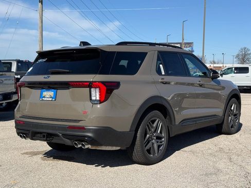 New 2026 Ford Explorer ST image 3