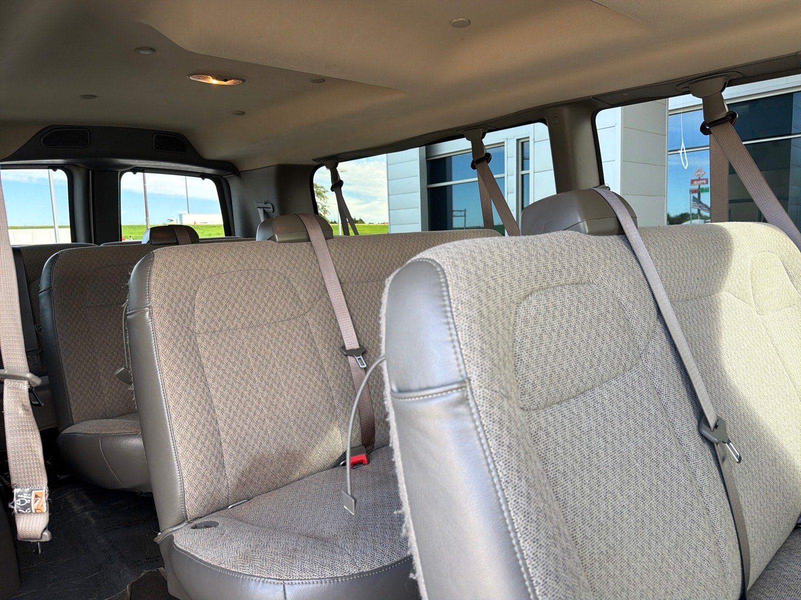 Used 2025 GMC Savana 3500 LT w/ LT Preferred Equipment Group RWD image 19