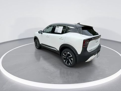Used 2025 Nissan Kicks SR FWD image 6