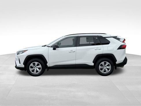 Used 2019 Toyota RAV4 LE w/ Carpet Mat Package FWD image 5