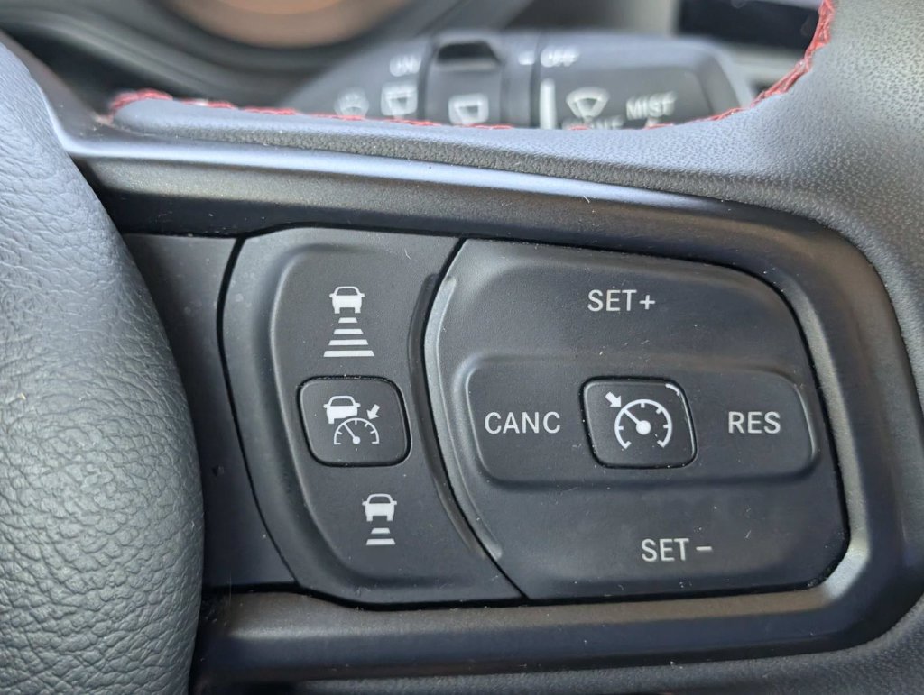 Used 2025 Jeep Wrangler Unlimited Rubicon AWD/4WD image 28