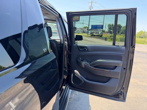 Used 2020 Chevrolet Suburban LT AWD/4WD image 41