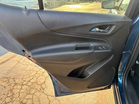 Used 2019 Chevrolet Equinox LT FWD image 18
