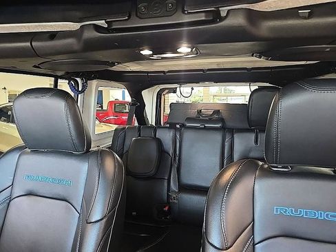 Used 2022 Jeep Wrangler Unlimited Rubicon 4xe w/ Cold Weather Group AWD/4WD image 27