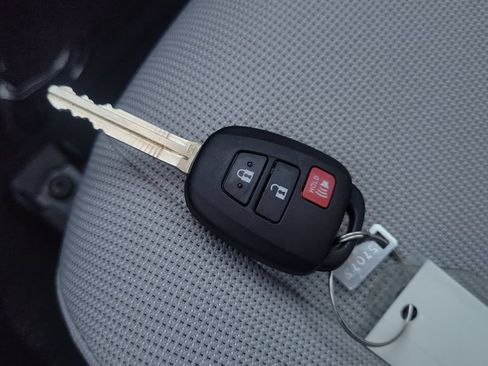 Certified 2024 Toyota Corolla Cross L FWD image 22