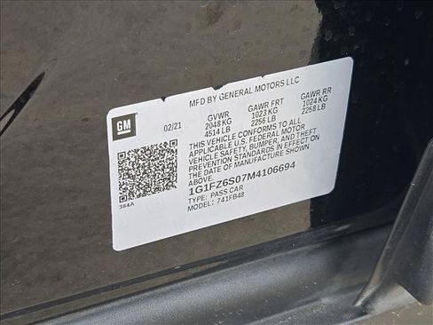 Used 2021 Chevrolet Bolt Premier w/ Infotainment Package FWD image 22
