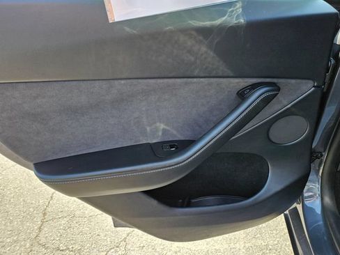 Used 2023 Tesla Model Y Long Range AWD/4WD image 19