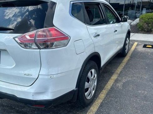 Used 2016 Nissan Rogue S w/ Appearance Package AWD/4WD image 3