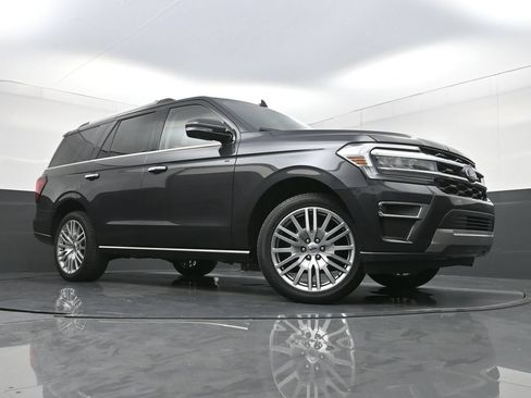 Used 2024 Ford Expedition Limited AWD/4WD image 28