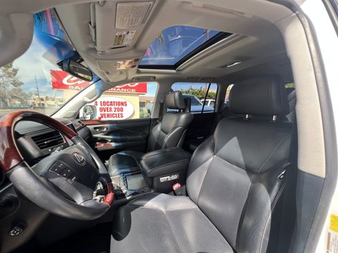 Used 2013 Lexus LX 570 4WD w/ Luxury Pkg image 14