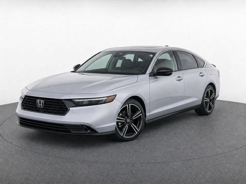 Used 2025 Honda Accord Sport image 3