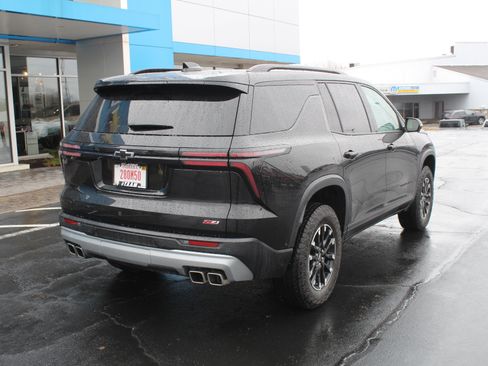 Used 2024 Chevrolet Traverse Z71 w/ Enhanced Driving Package AWD/4WD image 4
