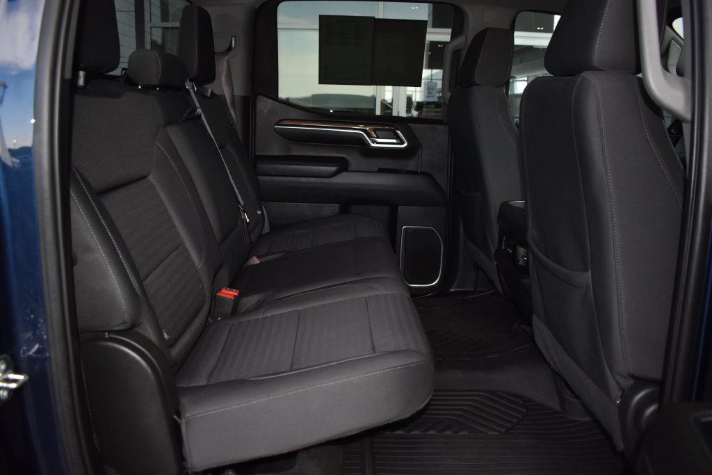 Used 2022 Chevrolet Silverado 1500 RST AWD/4WD image 15