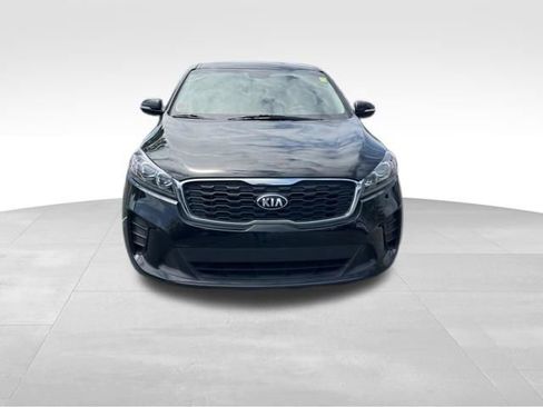 Used 2019 Kia Sorento FWD V6 image 2