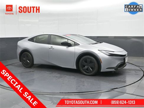 Used 2024 Toyota Prius LE image 1
