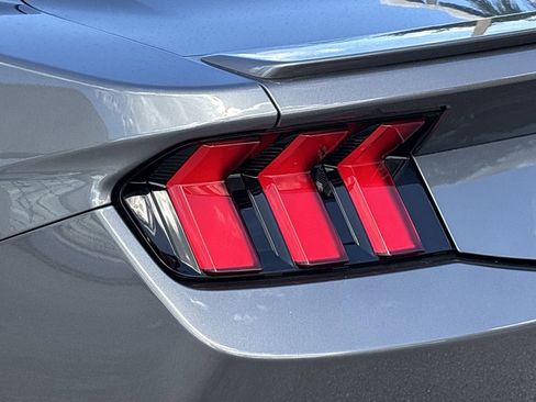 Used 2025 Ford Mustang Premium image 7