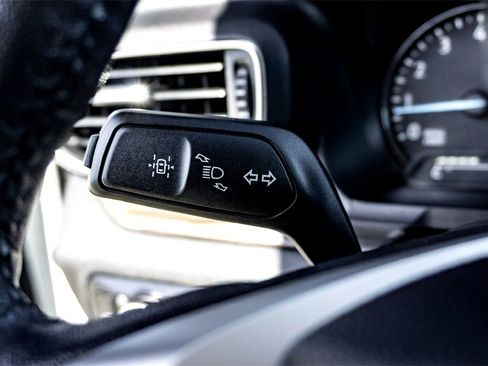 Used 2024 Ford Explorer Limited image 19