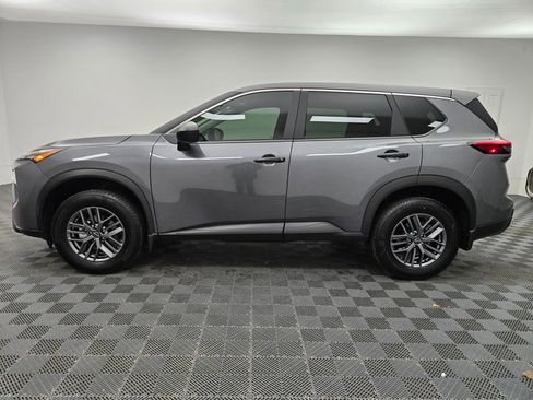 Used 2025 Nissan Rogue S image 12