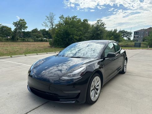 Used 2022 Tesla Model 3 Long Range AWD/4WD image 3