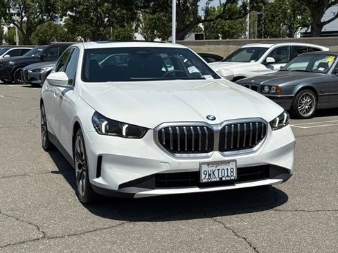Used 2026 BMW 530i RWD image 5
