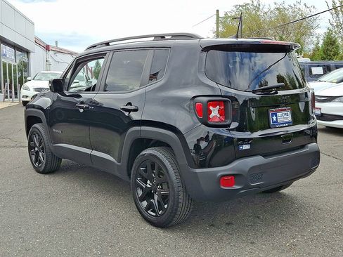 Certified 2023 Jeep Renegade Altitude image 8