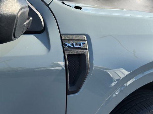 Used 2022 Ford Maverick XLT image 7