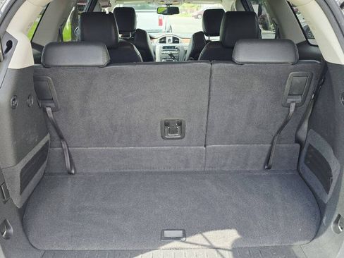 Used 2011 Buick Enclave CXL FWD image 13