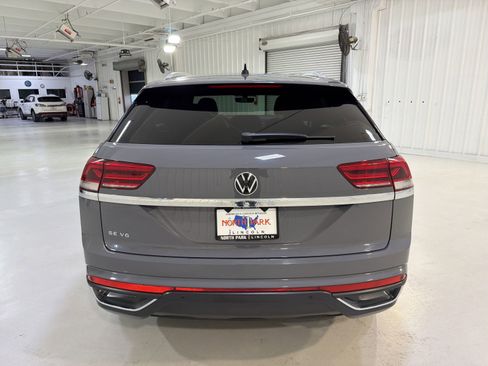 Used 2022 Volkswagen Atlas Cross Sport SE FWD image 26