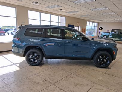 New 2026 Jeep Grand Cherokee L Limited w/ Limited Altitude Package