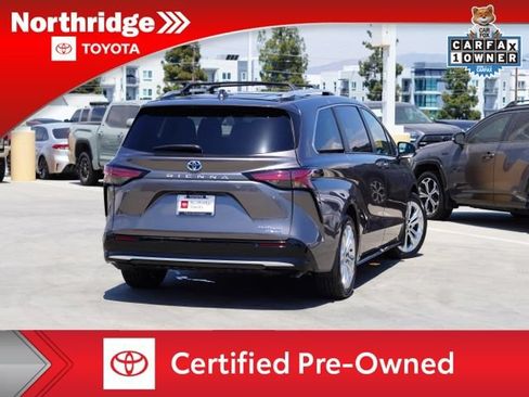 Certified 2024 Toyota Sienna Platinum FWD image 8